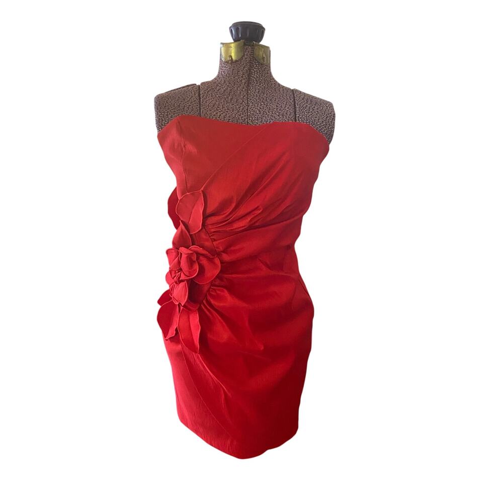 Cache women’s strapless red cocktail mini dress. Size 12.